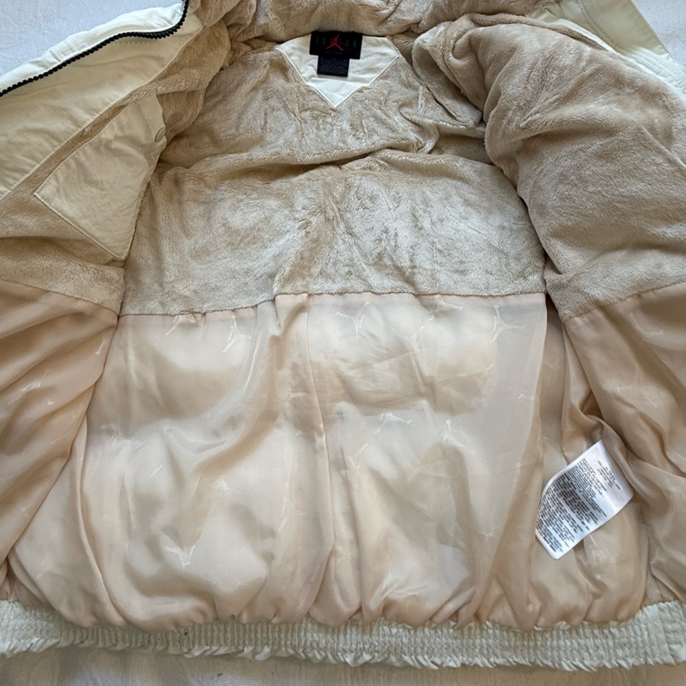Nike Jordan White Puffer  Jscket with Tan Hood ,Unisex NWOT size XL YOUTH - Picture 6 of 16